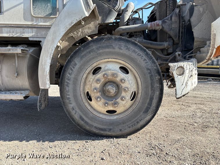 image for item FB3508 2001 Kenworth T300 truck cab and chassis