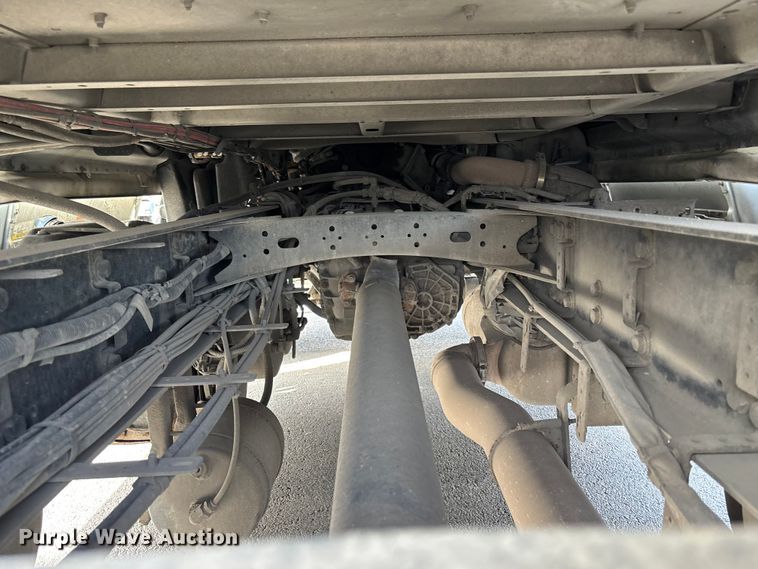 image for item FB3509 2017 Freightliner Cascadia semi truck