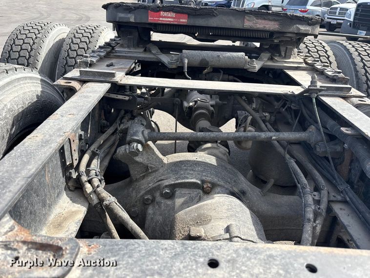 image for item FB3509 2017 Freightliner Cascadia semi truck