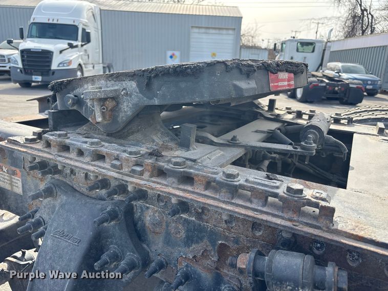 image for item FB3509 2017 Freightliner Cascadia semi truck