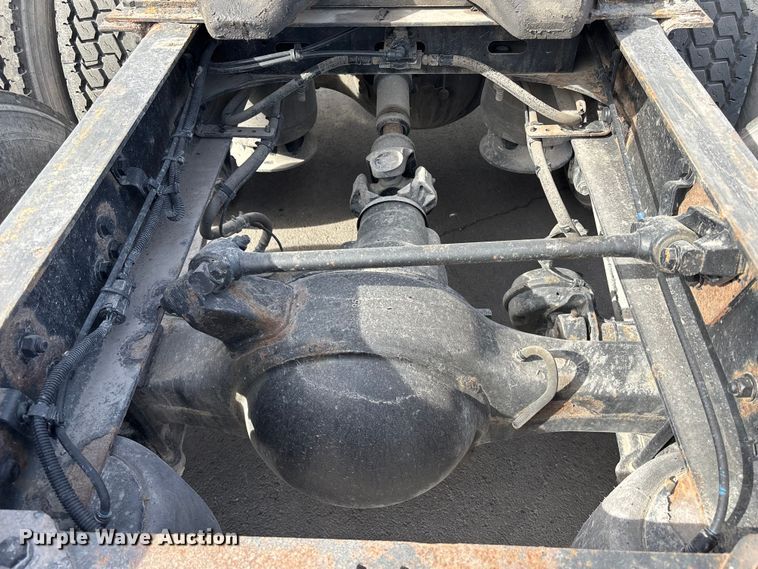 image for item FB3509 2017 Freightliner Cascadia semi truck