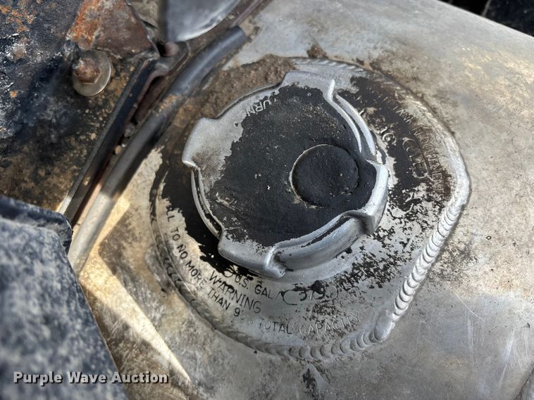 image for item FB3509 2017 Freightliner Cascadia semi truck