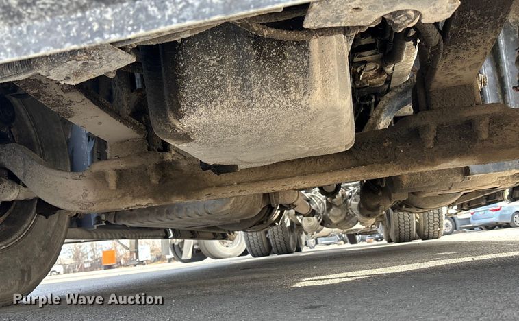 image for item FB3509 2017 Freightliner Cascadia semi truck