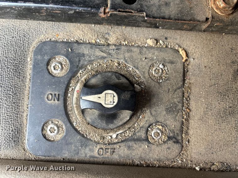 image for item FB3509 2017 Freightliner Cascadia semi truck