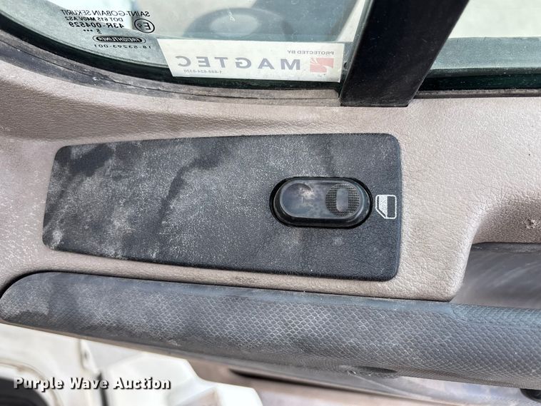 image for item FB3509 2017 Freightliner Cascadia semi truck