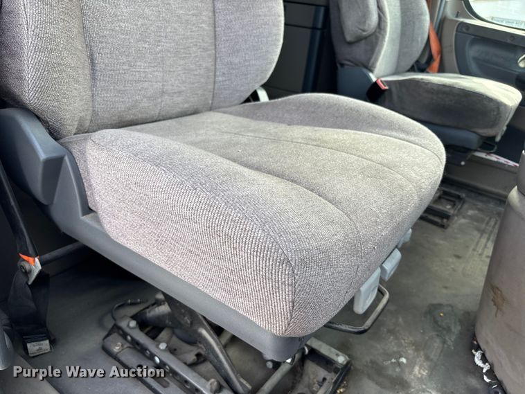 image for item FB3509 2017 Freightliner Cascadia semi truck