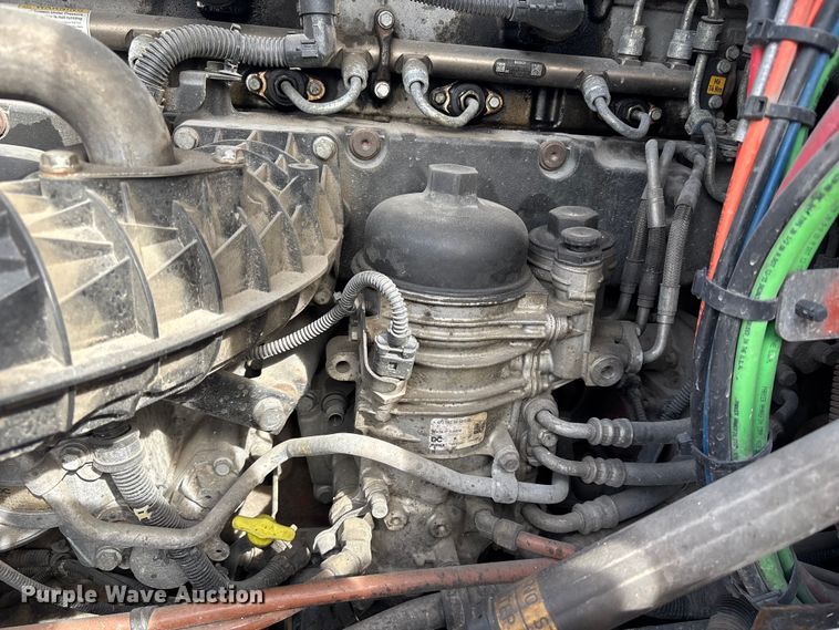 image for item FB3509 2017 Freightliner Cascadia semi truck