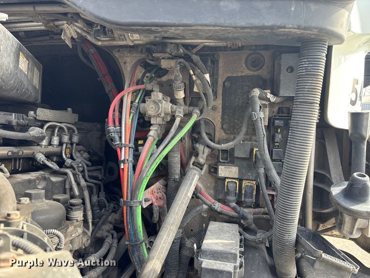 image for item FB3509 2017 Freightliner Cascadia semi truck