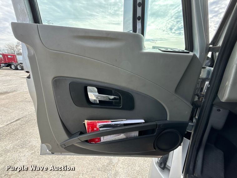 image for item FB3517 2017 International Pro Star Plus semi truck