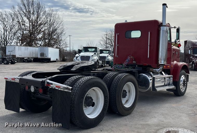 image for item FB3518 1987 Freightliner FLC semi truck