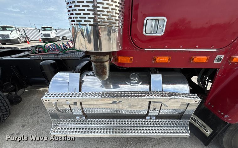 image for item FB3518 1987 Freightliner FLC semi truck