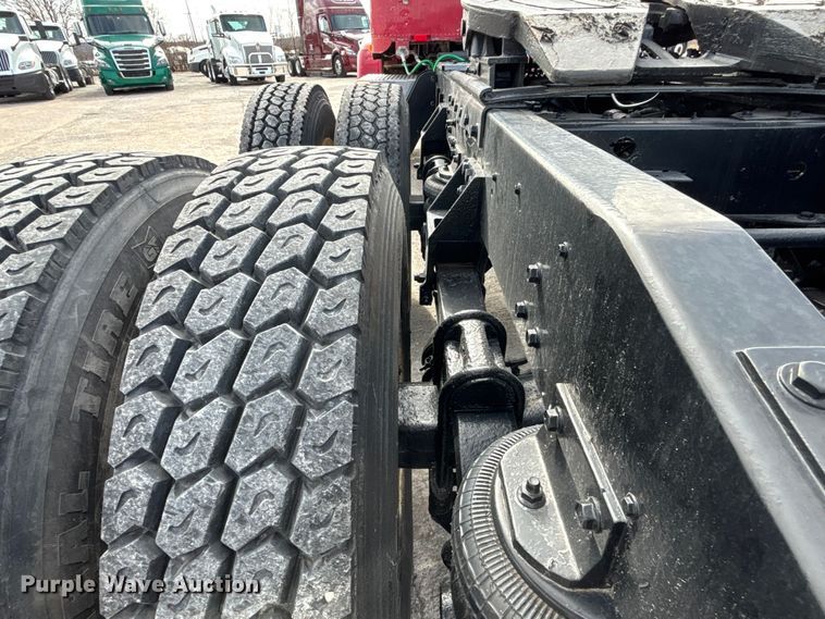 image for item FB3518 1987 Freightliner FLC semi truck