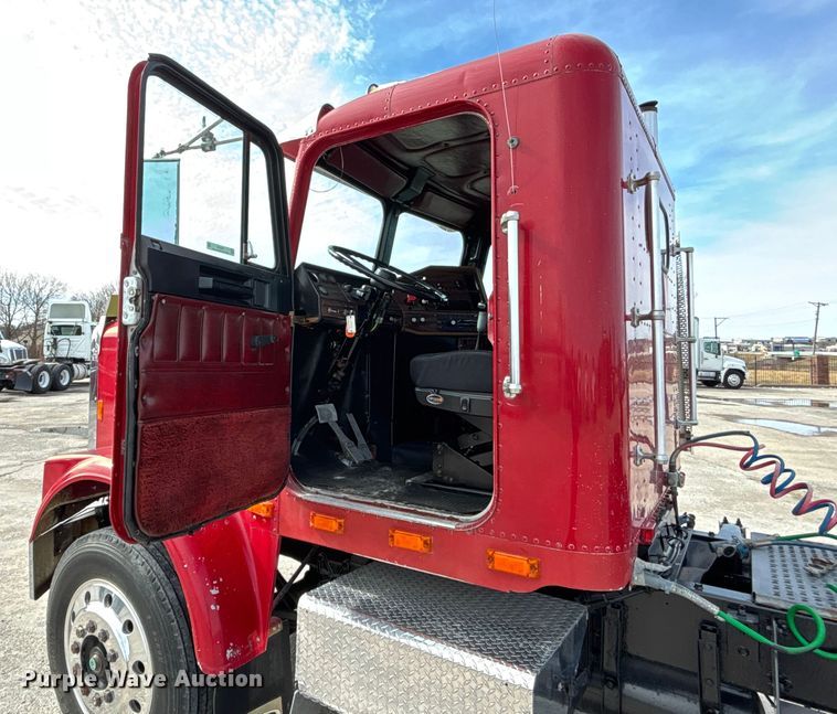 image for item FB3518 1987 Freightliner FLC semi truck