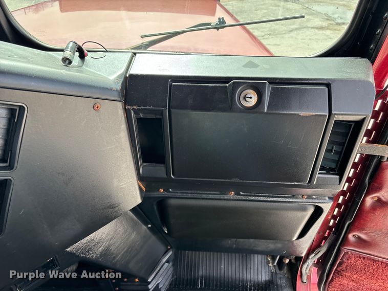 image for item FB3518 1987 Freightliner FLC semi truck