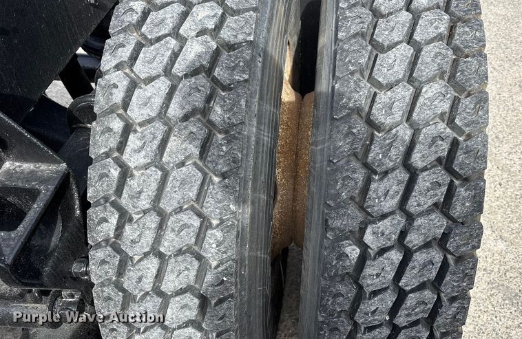 image for item FB3518 1987 Freightliner FLC semi truck