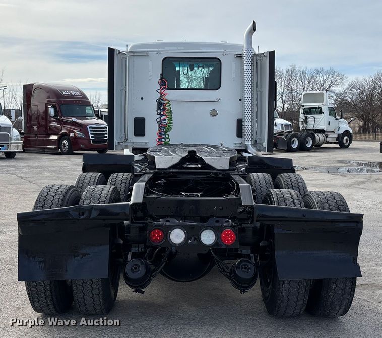 image for item FB3519 2021 Kenworth T880 semi truck