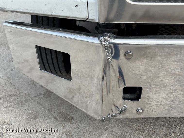 image for item FB3519 2021 Kenworth T880 semi truck