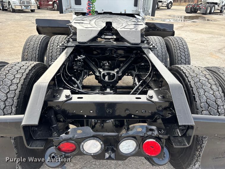 image for item FB3519 2021 Kenworth T880 semi truck