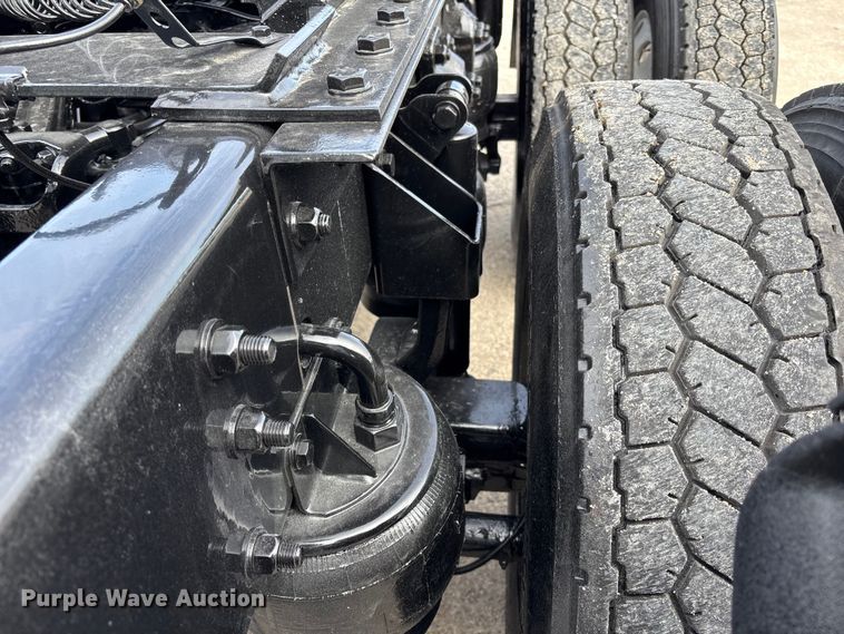 image for item FB3519 2021 Kenworth T880 semi truck