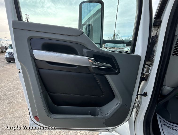 image for item FB3519 2021 Kenworth T880 semi truck