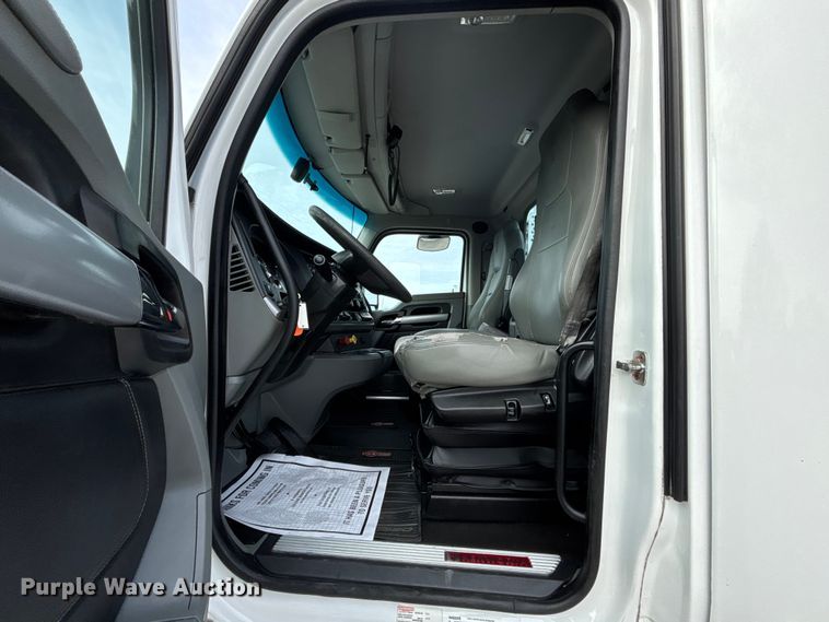 image for item FB3519 2021 Kenworth T880 semi truck