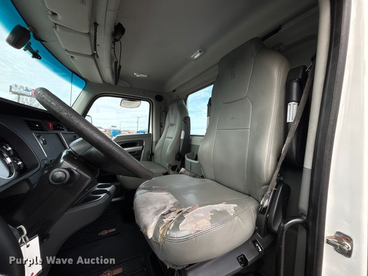 image for item FB3519 2021 Kenworth T880 semi truck