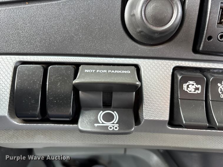 image for item FB3519 2021 Kenworth T880 semi truck