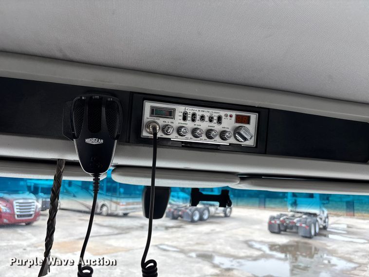 image for item FB3519 2021 Kenworth T880 semi truck