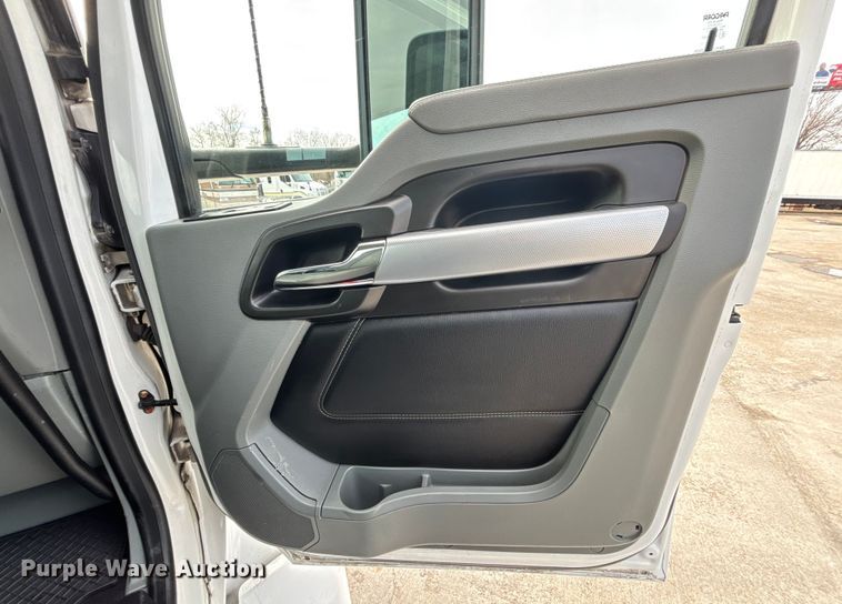 image for item FB3519 2021 Kenworth T880 semi truck