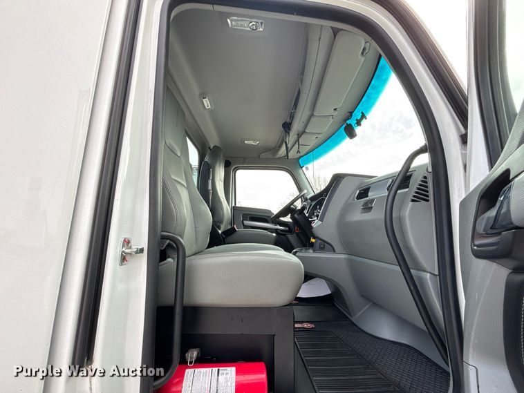 image for item FB3519 2021 Kenworth T880 semi truck