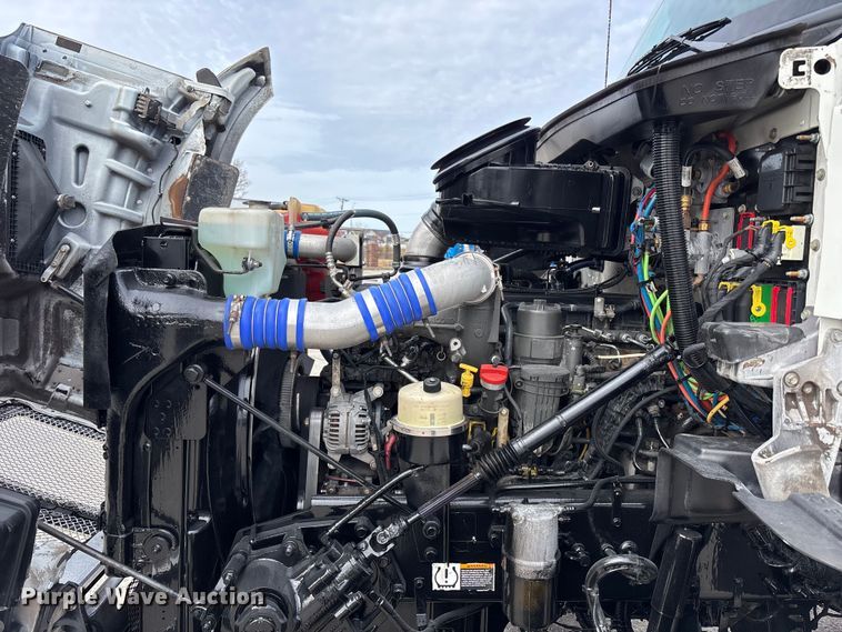 image for item FB3519 2021 Kenworth T880 semi truck