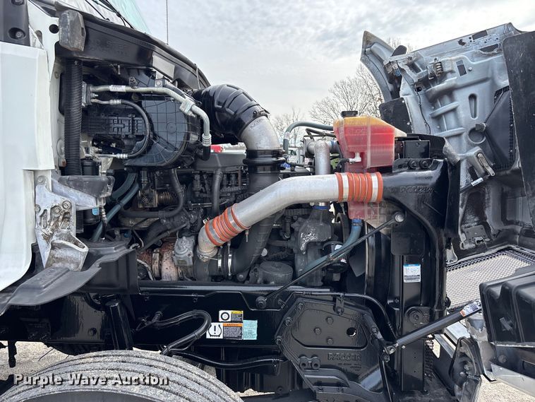 image for item FB3519 2021 Kenworth T880 semi truck