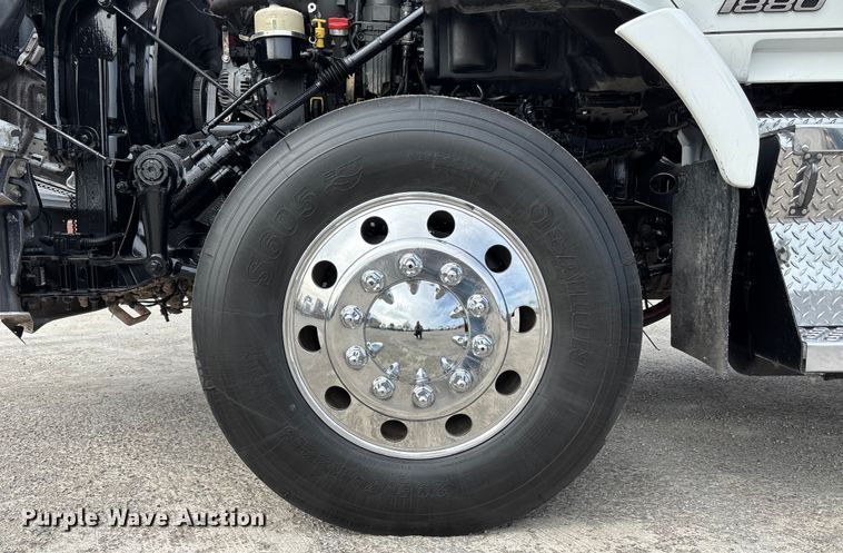 image for item FB3519 2021 Kenworth T880 semi truck