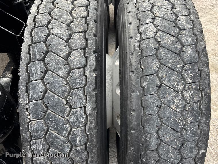 image for item FB3519 2021 Kenworth T880 semi truck