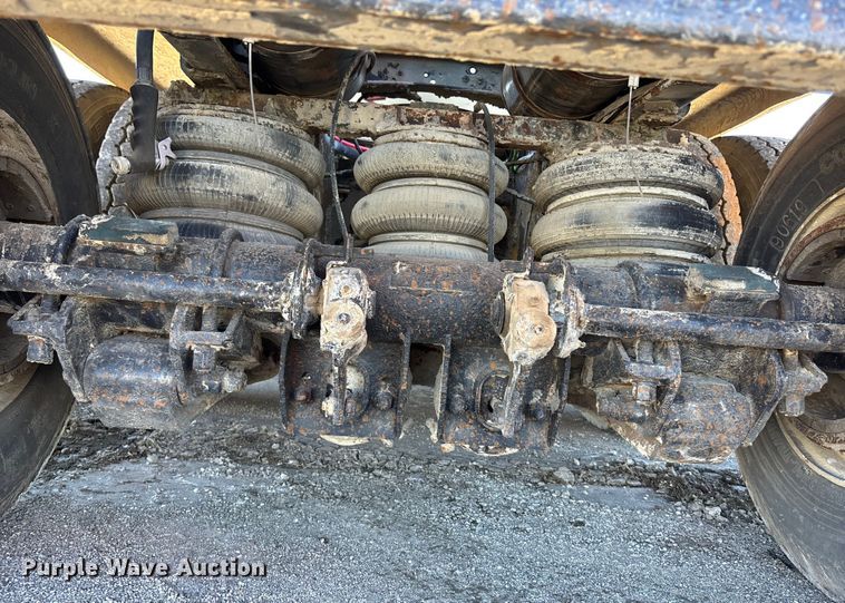 image for item FC1607 2005 Sterling Truck L8500 ready mix truck