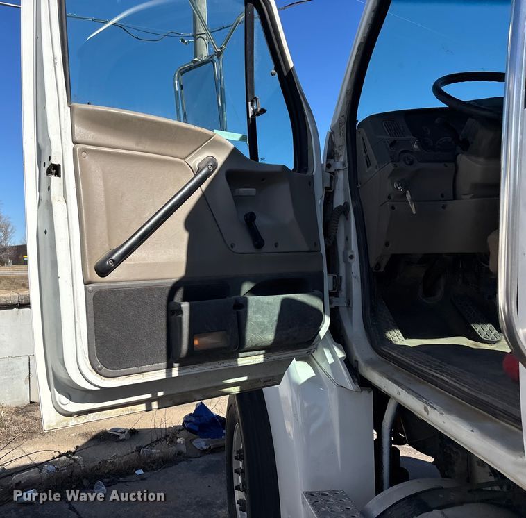 image for item FC1607 2005 Sterling Truck L8500 ready mix truck