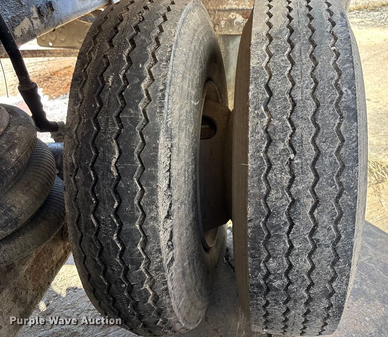 image for item FC1607 2005 Sterling Truck L8500 ready mix truck