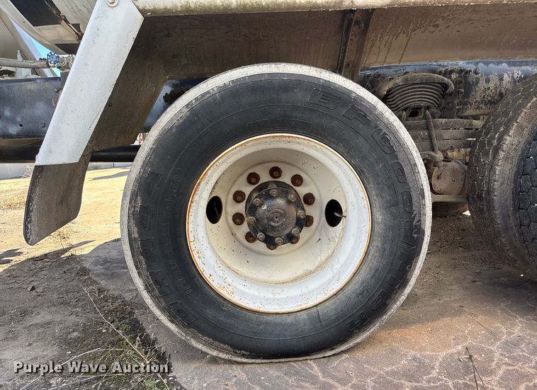 image for item FC1607 2005 Sterling Truck L8500 ready mix truck