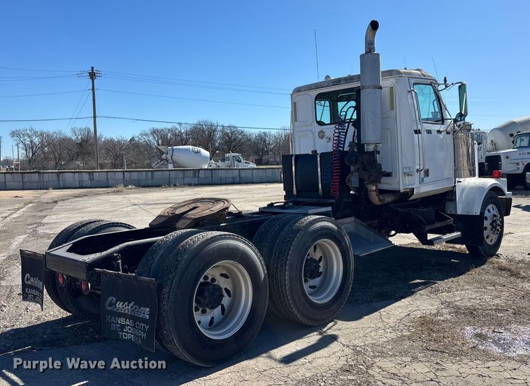 image for item FC1609 2001 Western Star 4900 semi truck