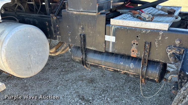 image for item FC1609 2001 Western Star 4900 semi truck