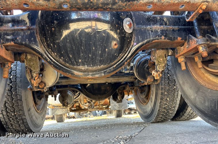 image for item FC1609 2001 Western Star 4900 semi truck