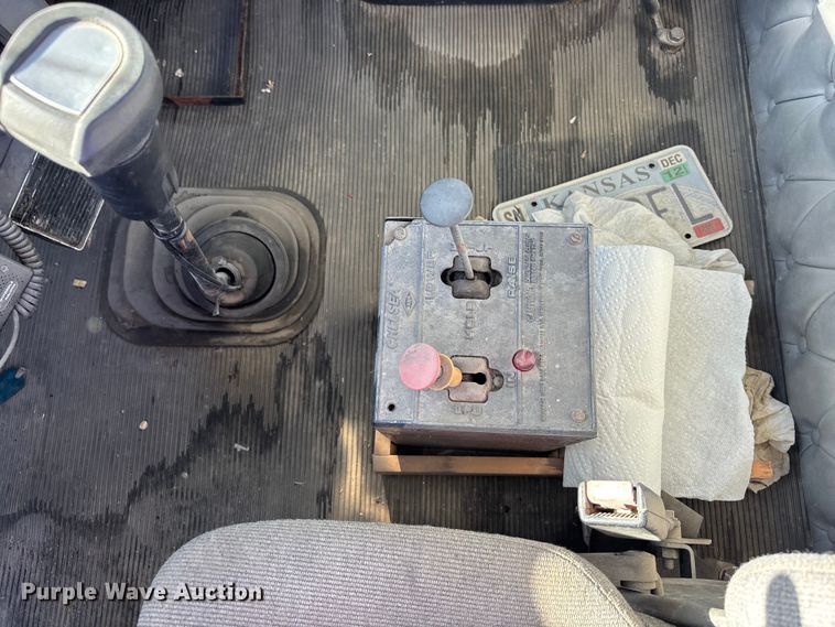 image for item FC1609 2001 Western Star 4900 semi truck