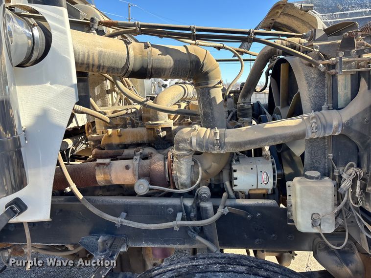 image for item FC1609 2001 Western Star 4900 semi truck