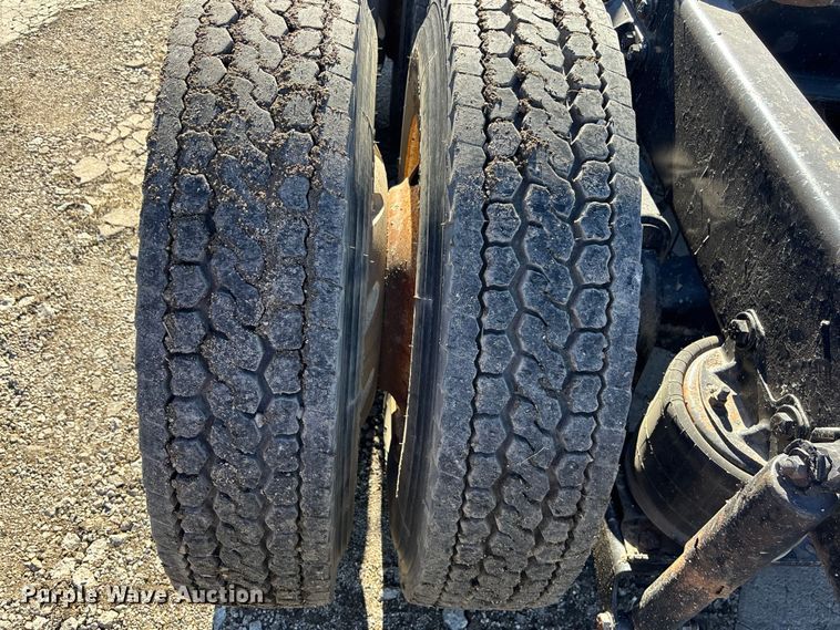 image for item FC1609 2001 Western Star 4900 semi truck