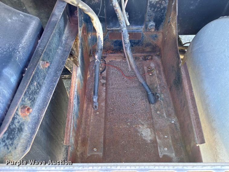 image for item FC1610 1990 Mack CH613 semi truck