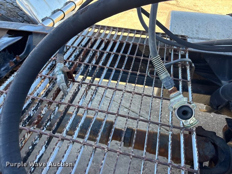 image for item FC1610 1990 Mack CH613 semi truck