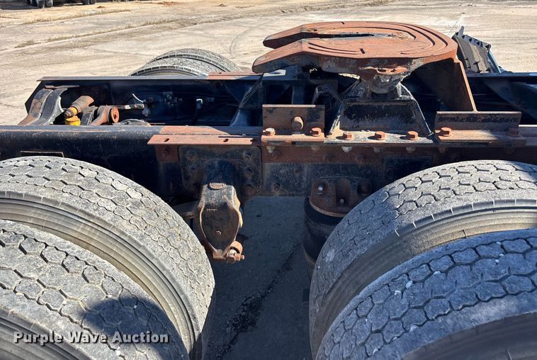 image for item FC1610 1990 Mack CH613 semi truck