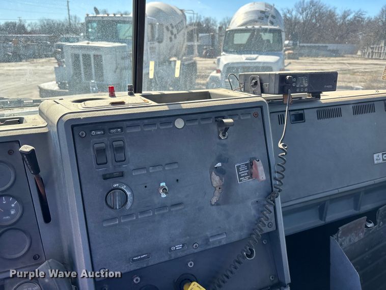 image for item FC1610 1990 Mack CH613 semi truck