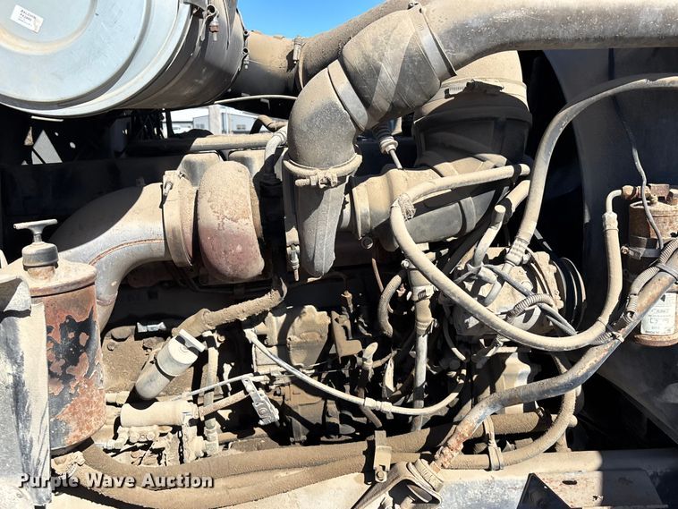 image for item FC1610 1990 Mack CH613 semi truck