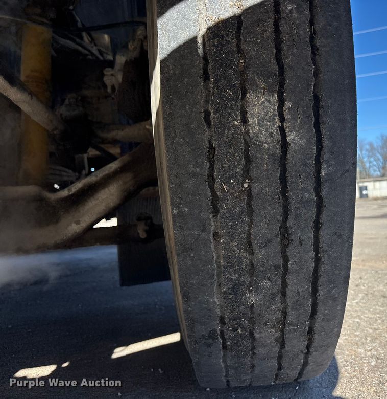 image for item FC1610 1990 Mack CH613 semi truck